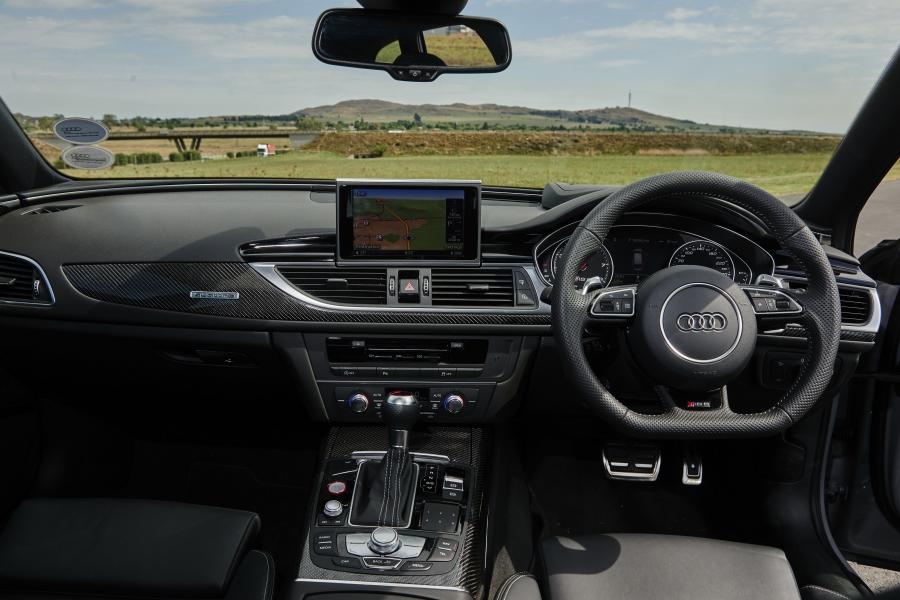 Торпедо Audi RS6 Avant (4G, C7) 2015 года  (ZA) (фото 4 из 5)